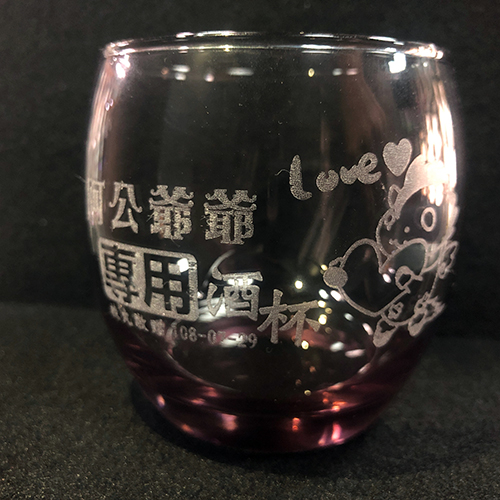 雕刻酒杯