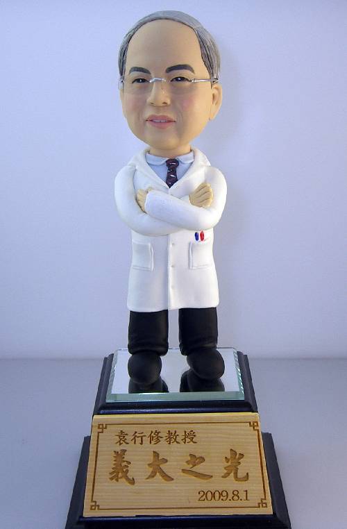 Q-F28專業醫生公仔(不含獎座)