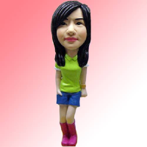 Q-F92綠衣短褲女孩公仔